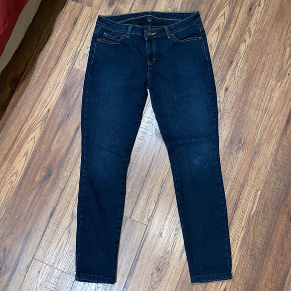 MK Size 8 Michael Kors Jeans in nice condition. Has light spot on left knee - Picture 2 of 6